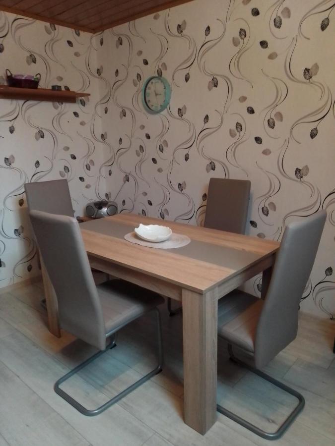 Appartement Haus Heidrun à Dolgesheim Extérieur photo